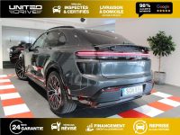 Porsche Macan Turbo — photo 27
