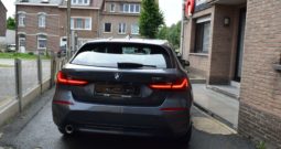 BMW 118 i Sport Line (F40)  17.603km 03/2020 Gris,  BVA Jante 17″ style 549