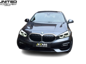 BMW 118 i Sport Line (F40)  17.603km 03/2020 Gris,  BVA Jante 17″ style 549