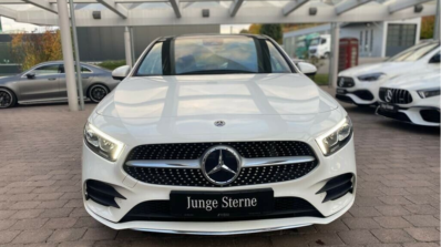 Mercedes-Benz A 220 AMG Sport : Toit ouvrant panoramique, Jantes alliage AMG 45,7 cm (18″) à 5 doubles branches